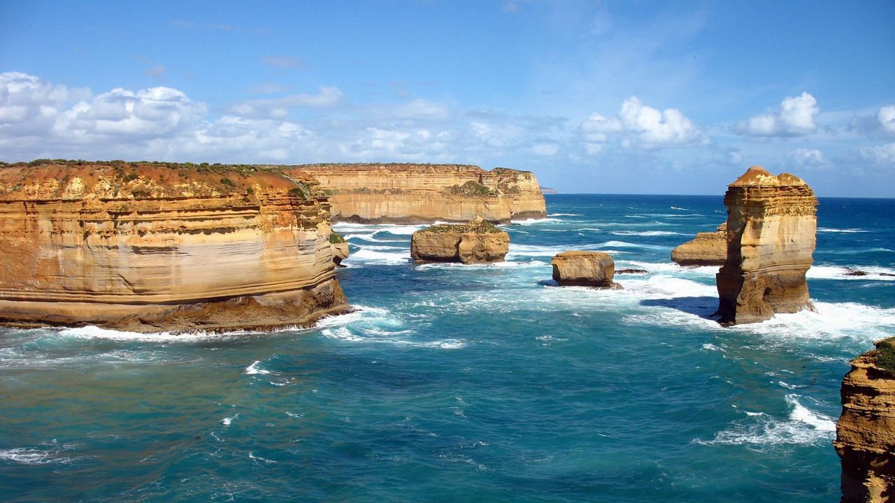 Fly to Melbourne for just £873